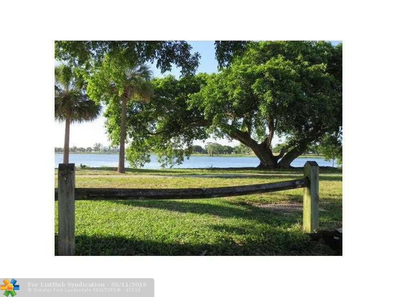 2960 Lake Osborne Dr 104, Lake Worth, FL 33461