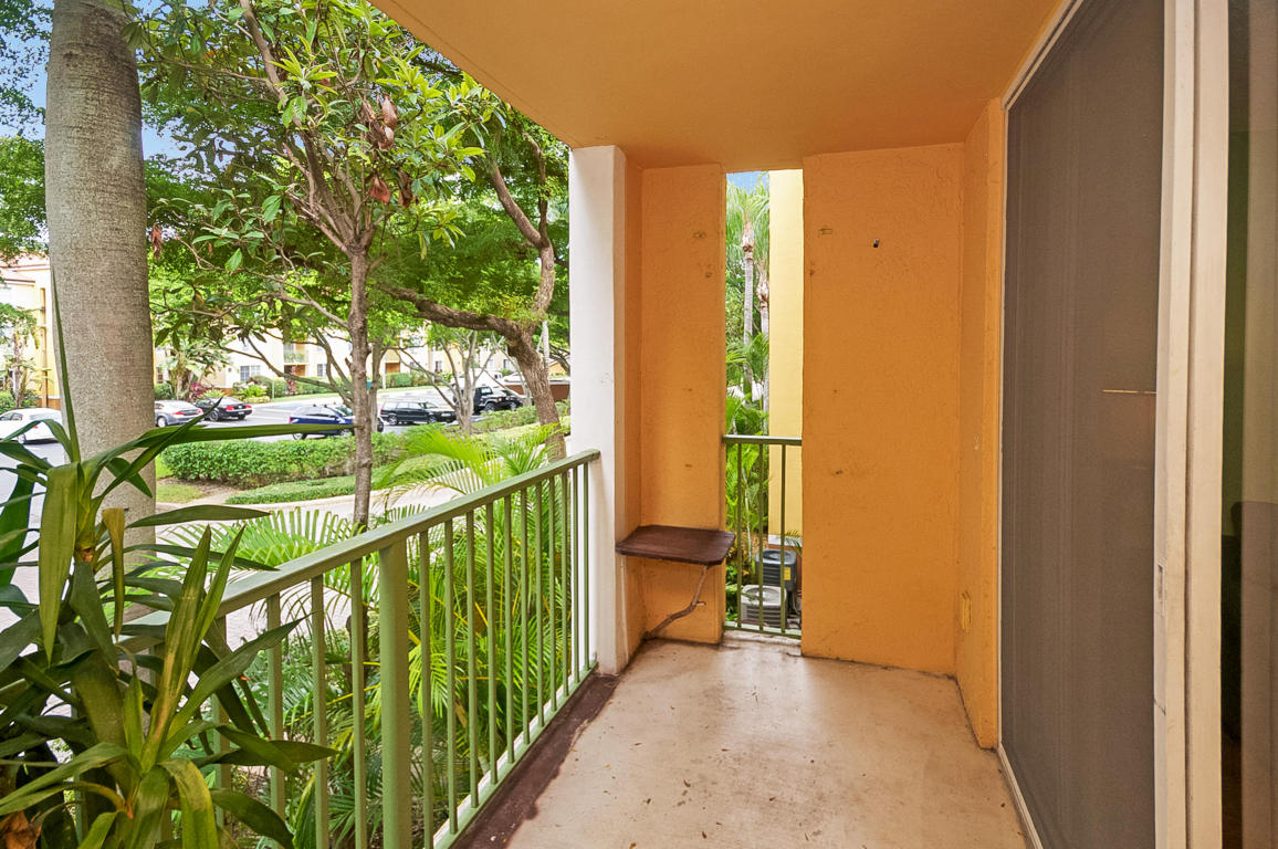 160 Yacht Club Way, Hypoluxo, FL 33462