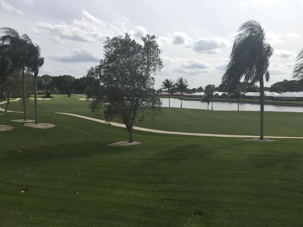 157 Atlantis Blvd, Atlantis, FL 33462