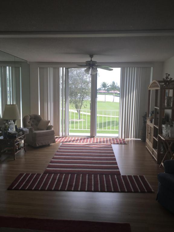 157 Atlantis Blvd, Atlantis, FL 33462