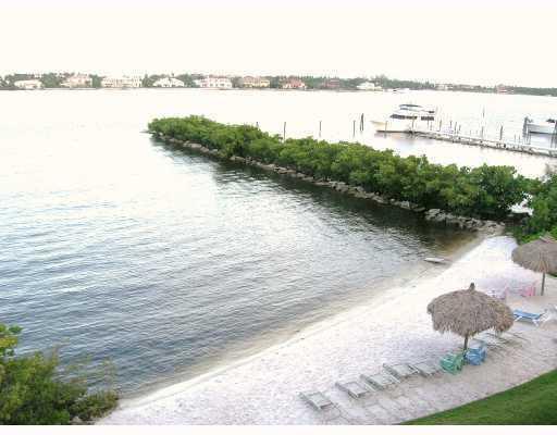 1000 Scotia Drive, Hypoluxo, FL 33462