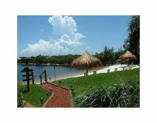1000 Scotia Drive, Hypoluxo, FL 33462
