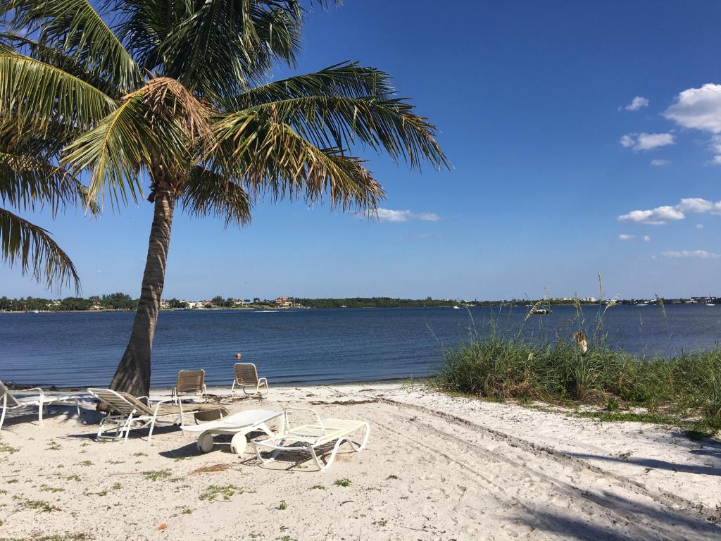 66 Relaxed Circle, Hypoluxo, FL 33462