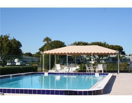 7302 E Oakridge Circle, Lake Worth, FL 33462