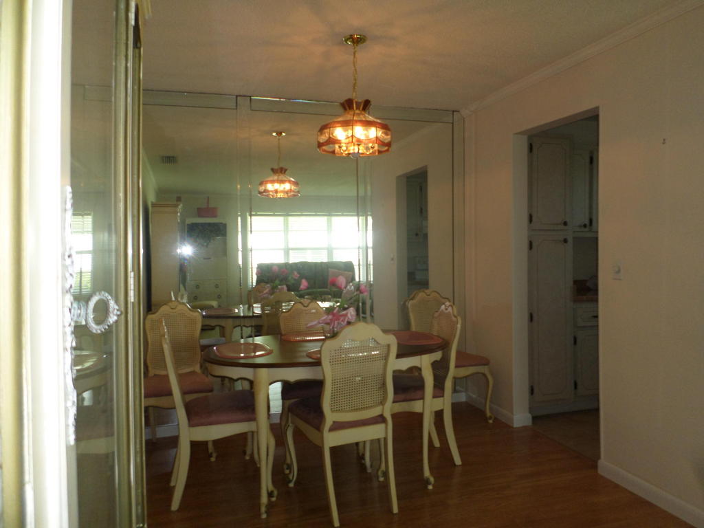 7302 E Oakridge Circle, Lake Worth, FL 33462