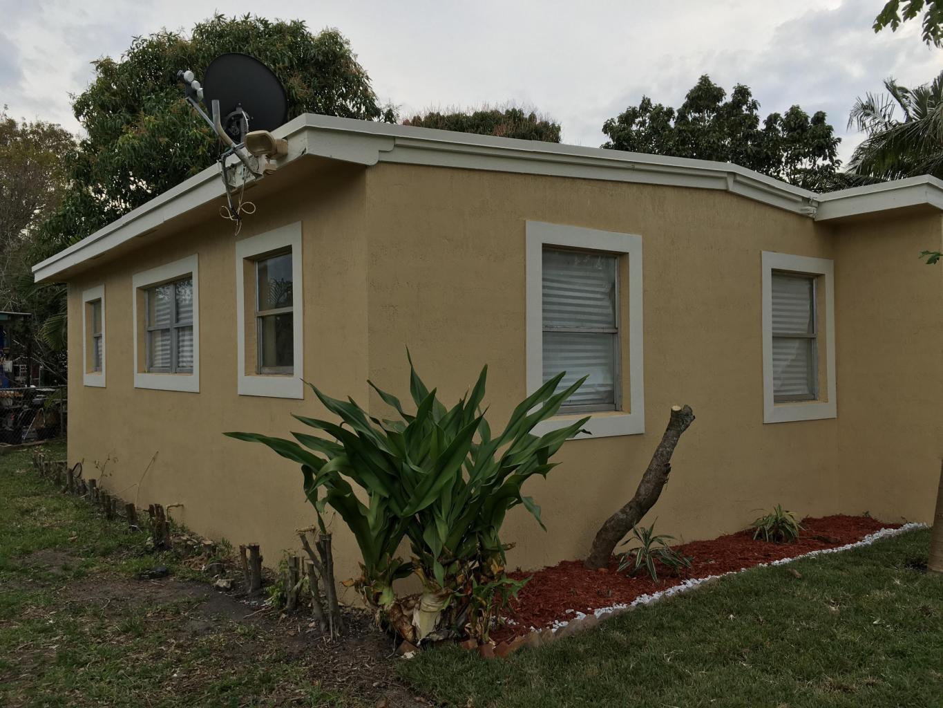 490 Plum Tree Drive, Lantana, FL 33462
