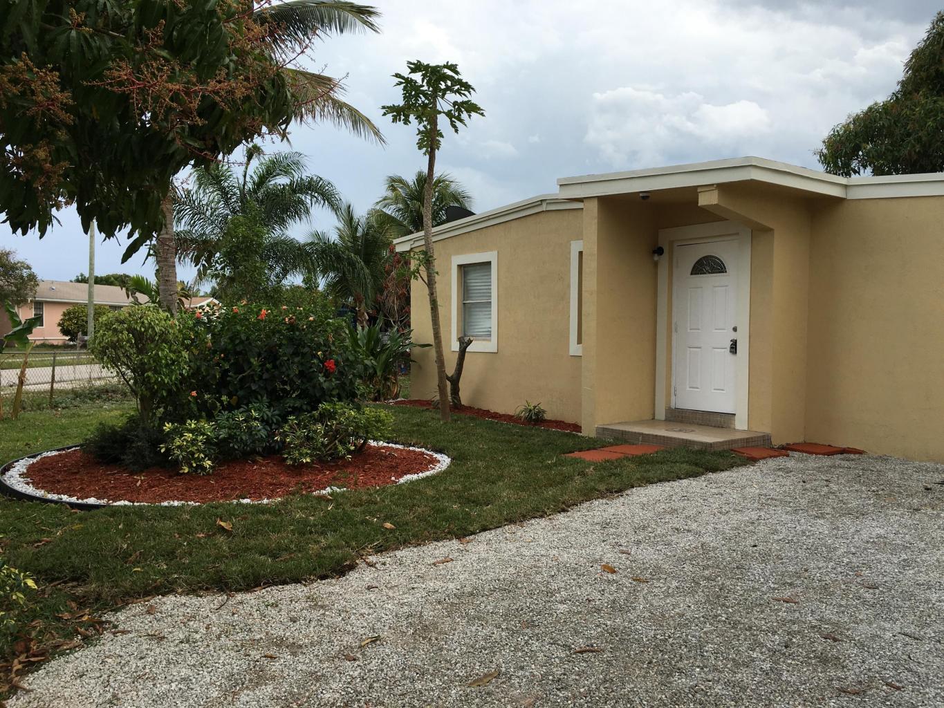 490 Plum Tree Drive, Lantana, FL 33462