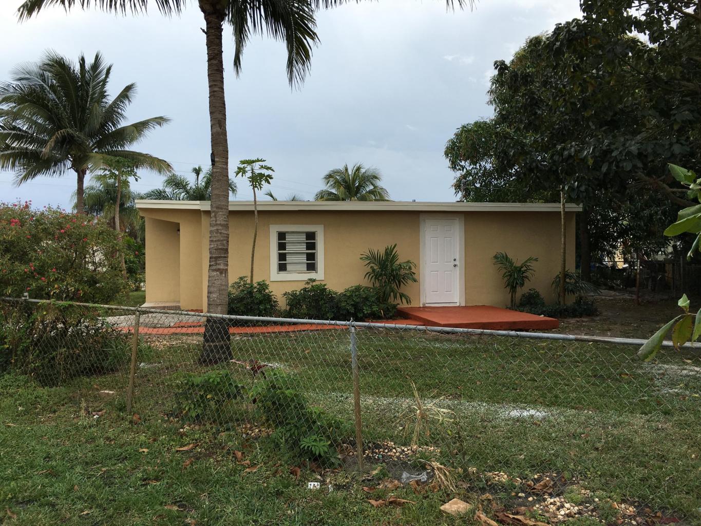 490 Plum Tree Drive, Lantana, FL 33462