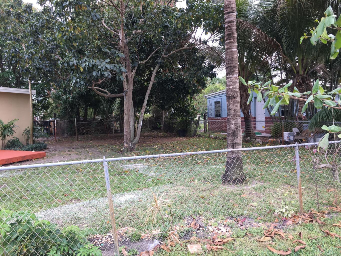 490 Plum Tree Drive, Lantana, FL 33462
