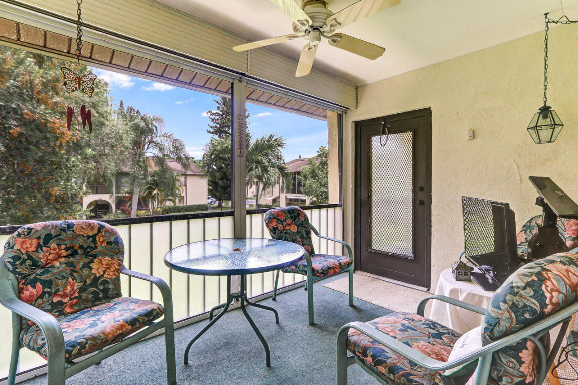 306 Pine Ridge Circle, Lake Worth, FL 33463