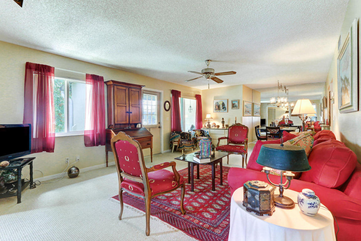 306 Pine Ridge Circle, Lake Worth, FL 33463