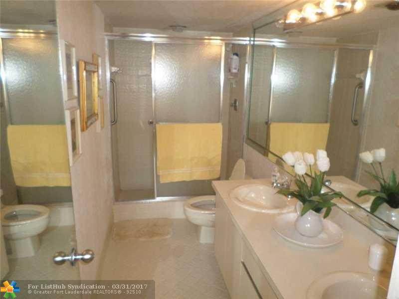4770 Fountains Dr 303, Lake Worth, FL 33467