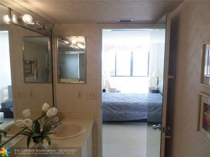 4770 Fountains Dr 303, Lake Worth, FL 33467