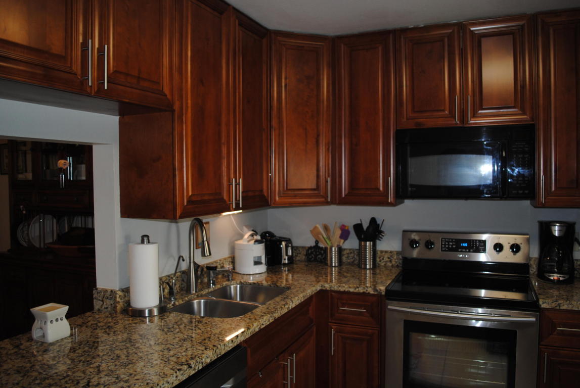 402 Bennington Lane, Lake Worth, FL 33467