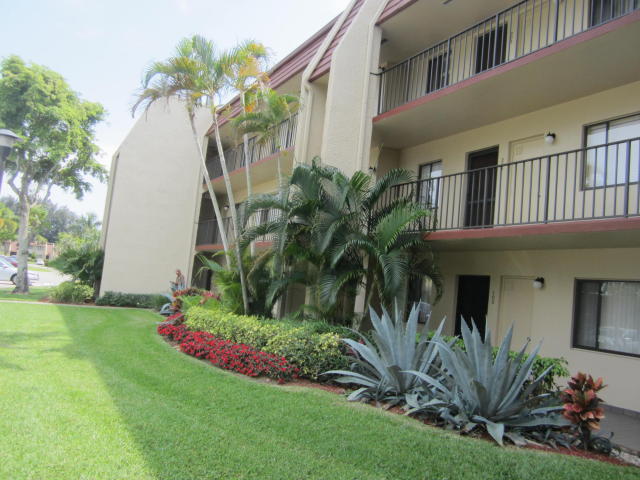 4471 Luxemburg Court Unit 104, Lake Worth, FL 33467