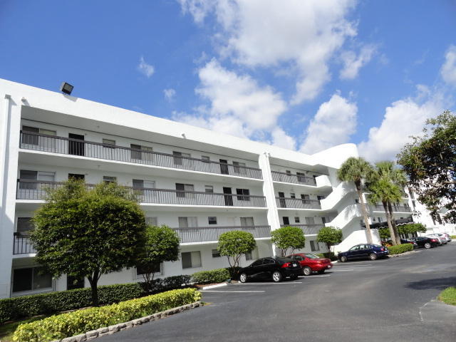 6698 10th Avenue N, Lake Worth, FL 33467