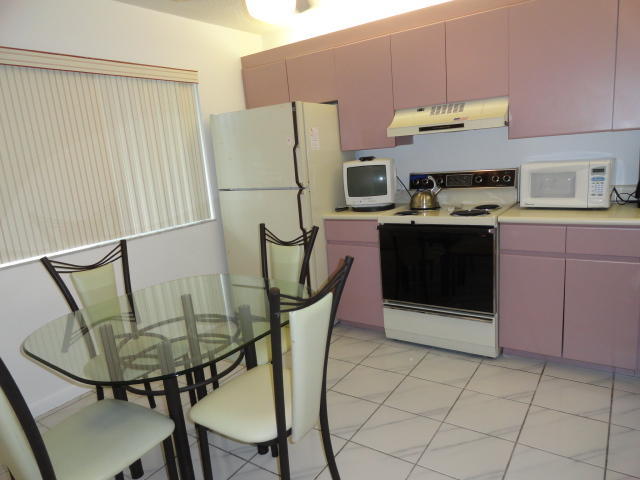 6698 10th Avenue N, Lake Worth, FL 33467