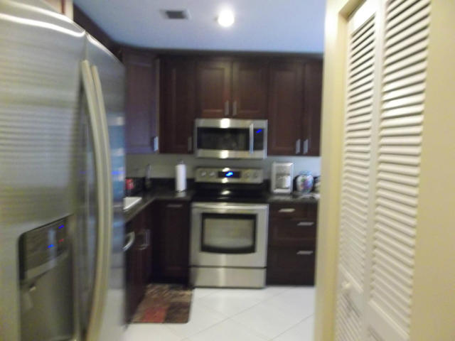 5286 Fountains Drive, Lake Worth, FL 33467