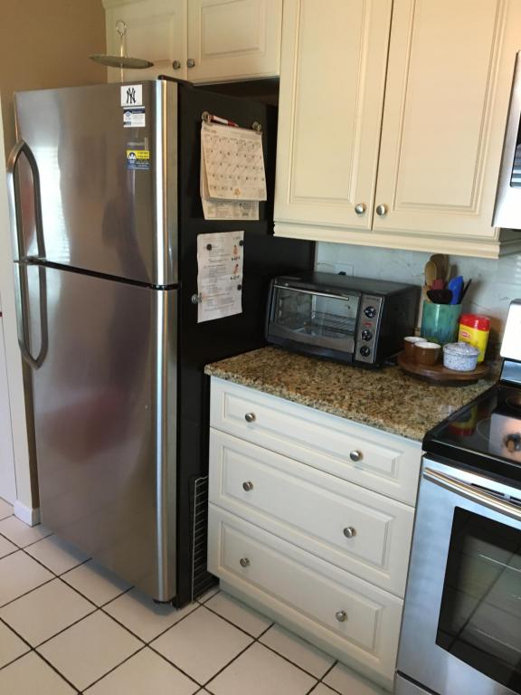 260 Cape Cod Circle, Lake Worth, FL 33467