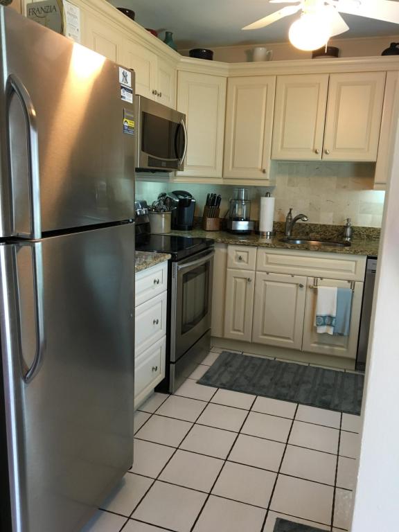 260 Cape Cod Circle, Lake Worth, FL 33467