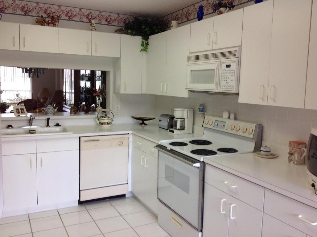 4735 Lucerne Lakes Boulevard Unit 214, Lake Worth, FL 33467