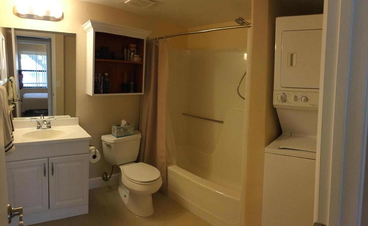7233 Golf Colony Ct #104, Lake Worth, FL 33467