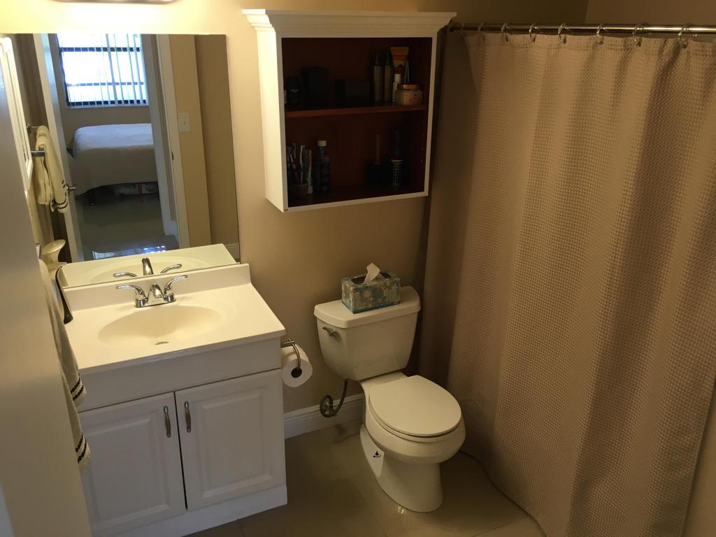 7233 Golf Colony Ct #104, Lake Worth, FL 33467