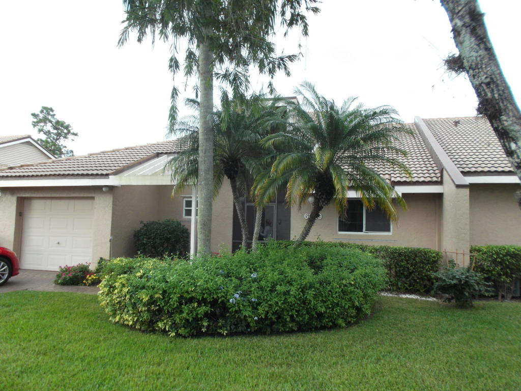 6889 Fountains Circle, Lake Worth, FL 33467