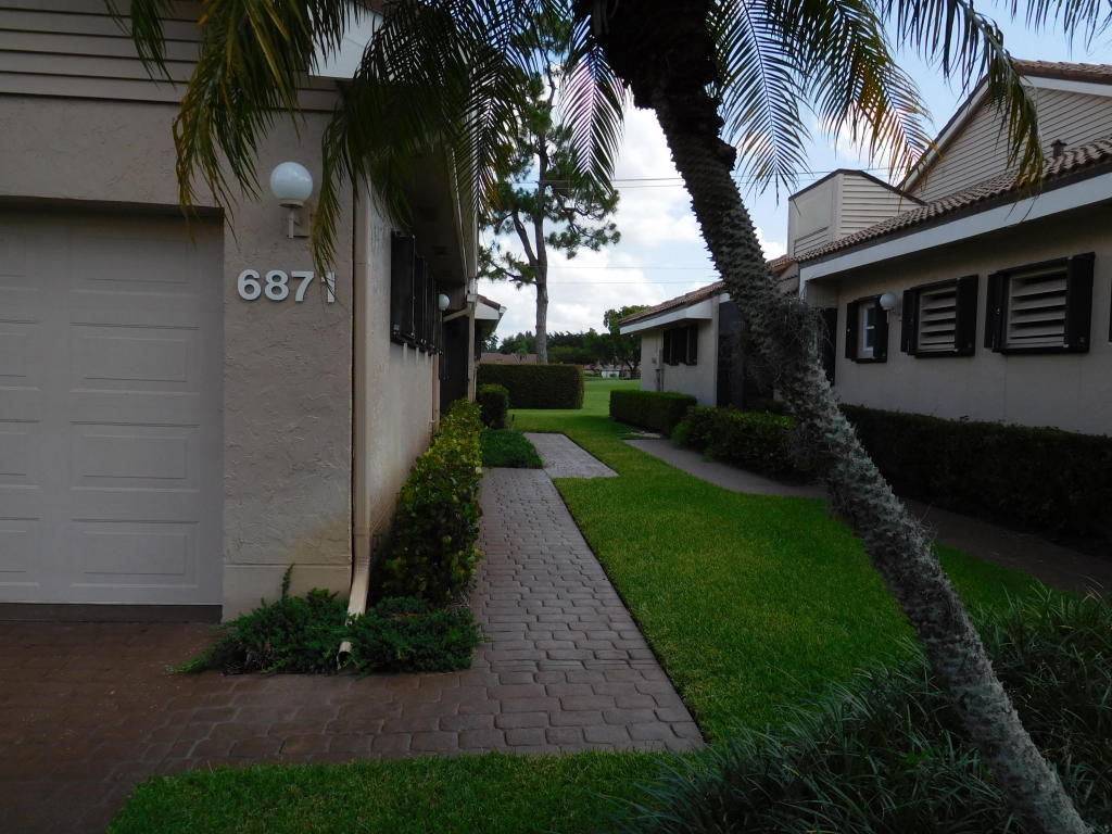 6871 Fountains Circle, Lake Worth, FL 33467