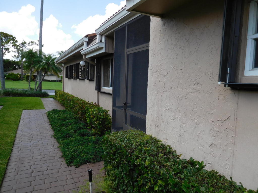 6871 Fountains Circle, Lake Worth, FL 33467