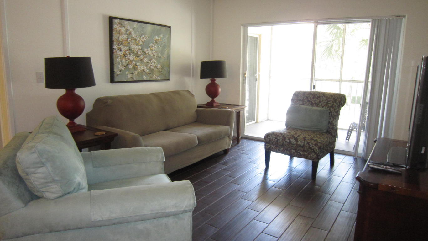 284 Village Boulevard, Tequesta, FL 33469