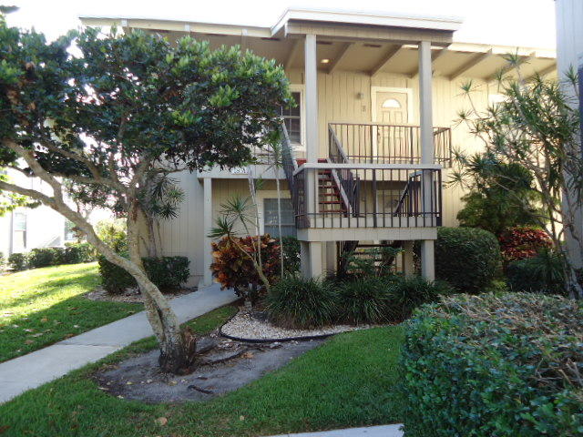 18510 SE Wood Haven Lane, Tequesta, FL 33469