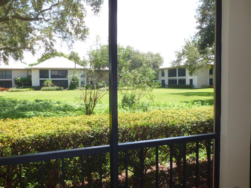 6 Concourse Drive, Tequesta, FL 33469