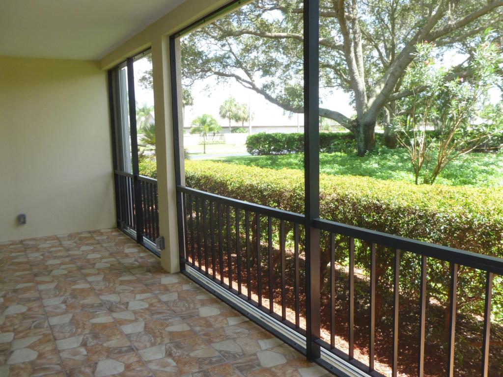 6 Concourse Drive, Tequesta, FL 33469