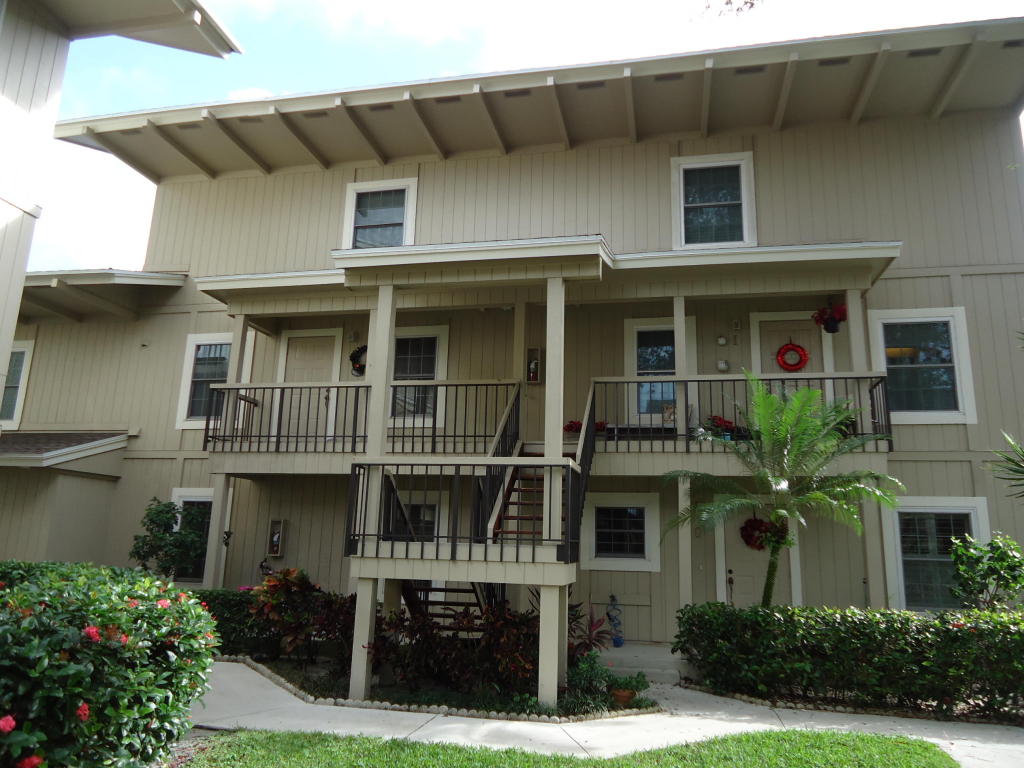 18410 SE Wood Haven Lane, Tequesta, FL 33469