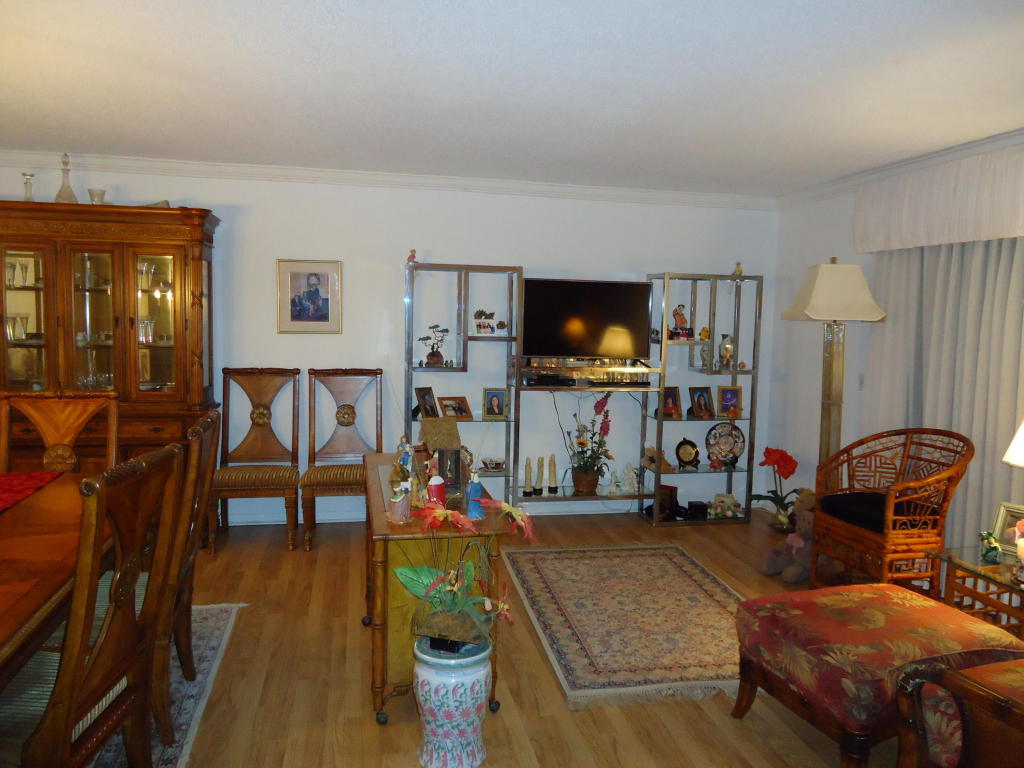 18410 SE Wood Haven Lane, Tequesta, FL 33469