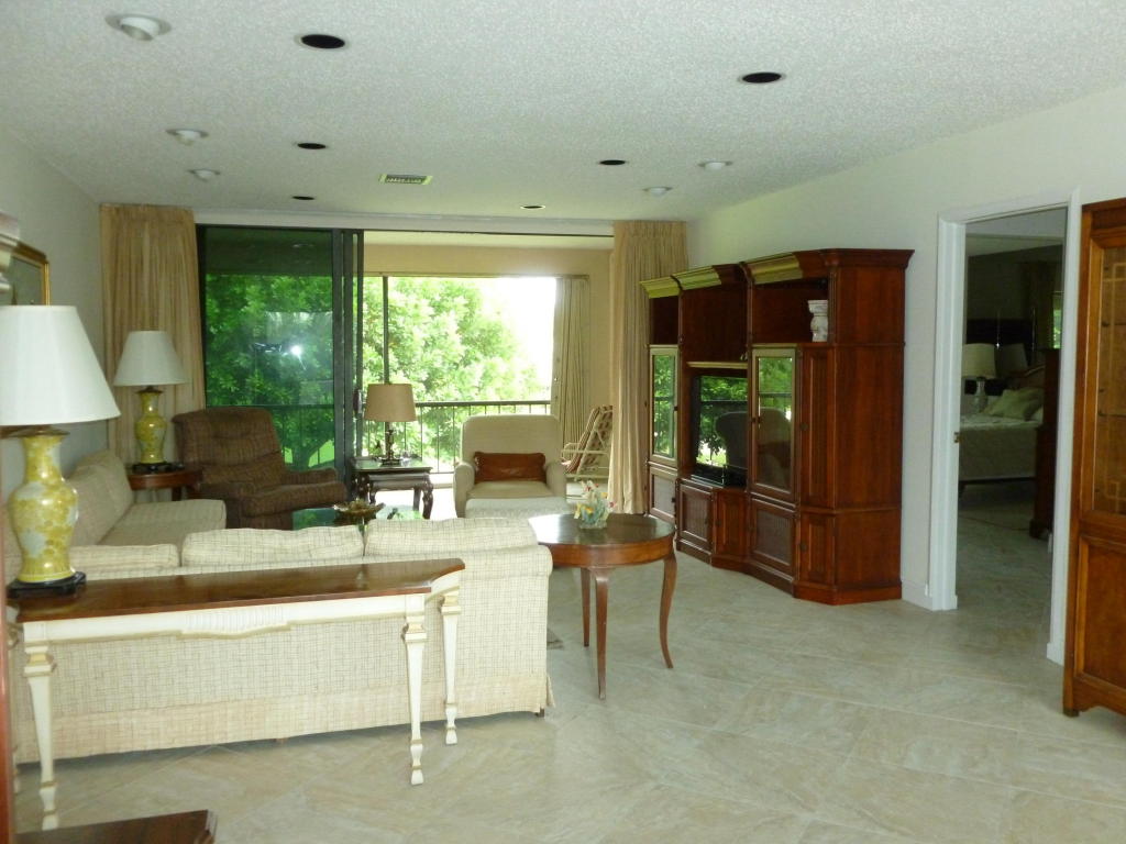 19 SE Turtle Creek Drive, Tequesta, FL 33469
