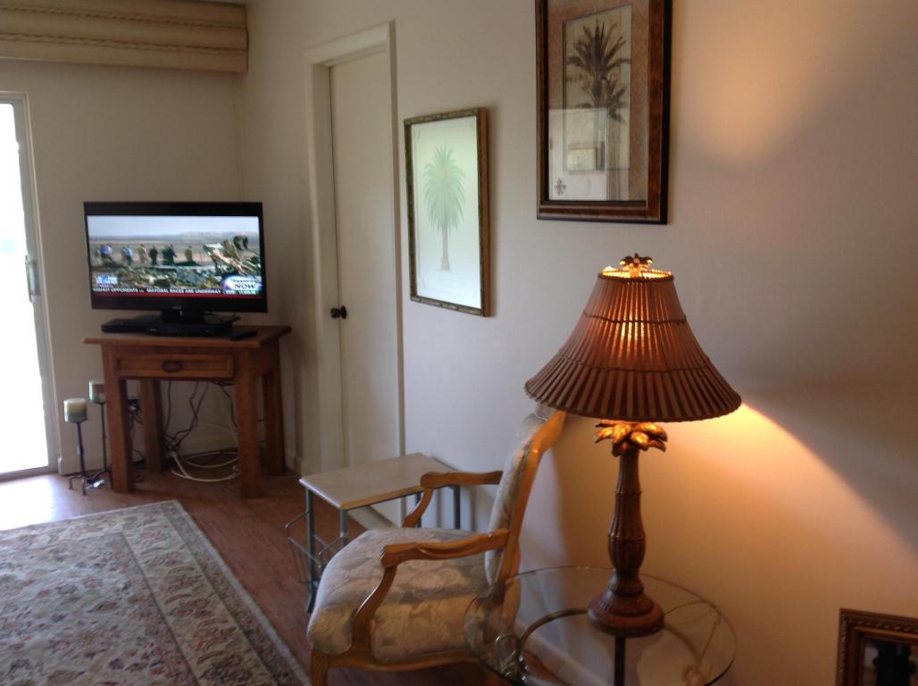 18081 SE Country Club Drive, Tequesta, FL 33469