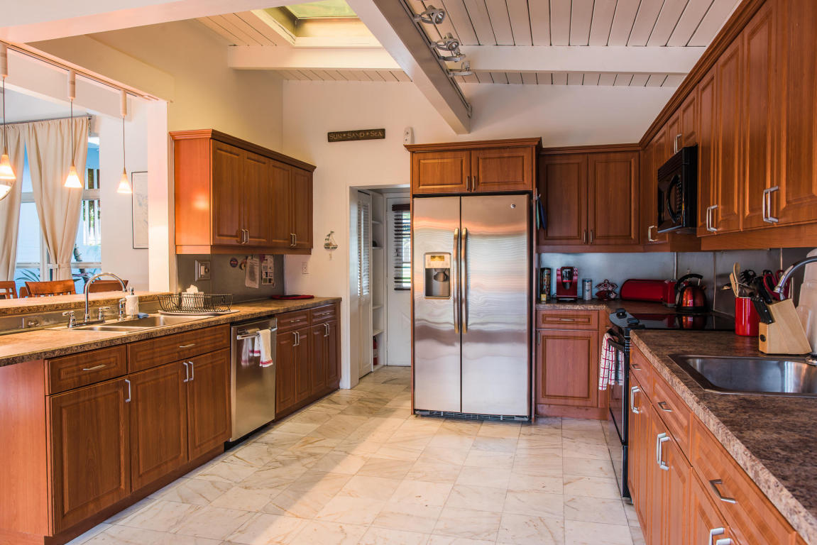 181 Beacon Lane, Jupiter Inlet Colony, FL 33469