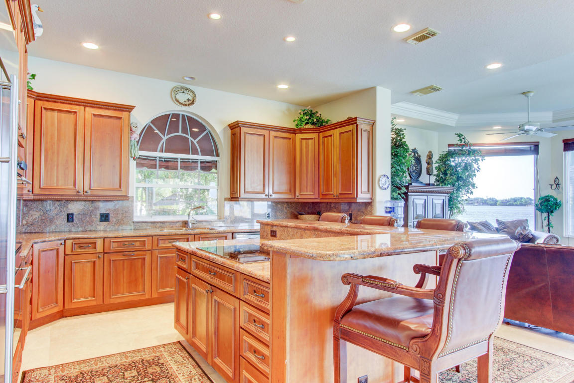 18714 Rio Vista Drive, Jupiter, FL 33469