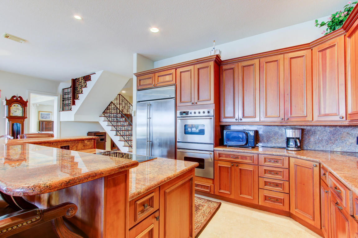 18714 Rio Vista Drive, Jupiter, FL 33469