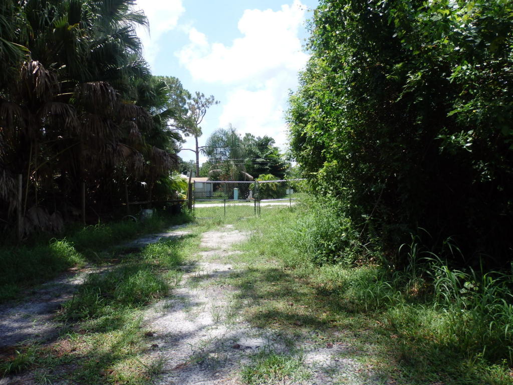 17605 70th Street N, Loxahatchee, FL 33470
