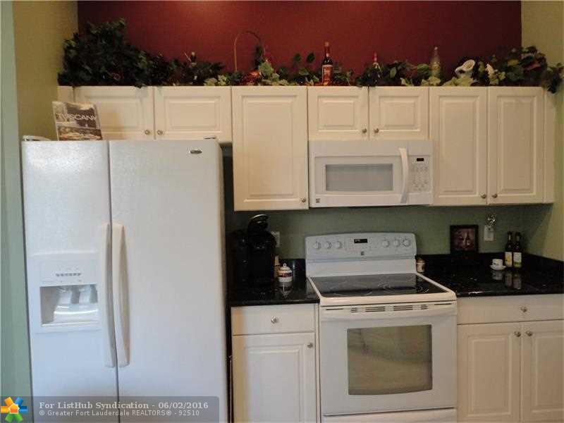 8035 Pisa Dr, Boynton Beach, FL 33472
