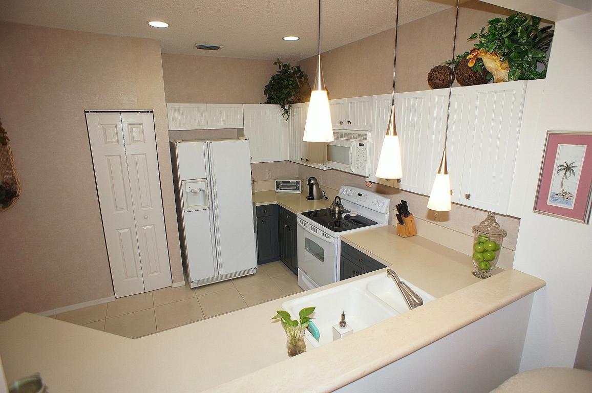 8074 Aberdeen Drive, Boynton Beach, FL 33472