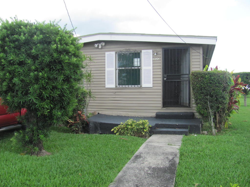 900 Rickey Jackson Boulevard, Pahokee, FL 33476