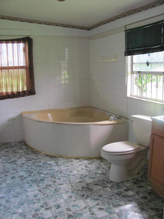 900 Rickey Jackson Boulevard, Pahokee, FL 33476