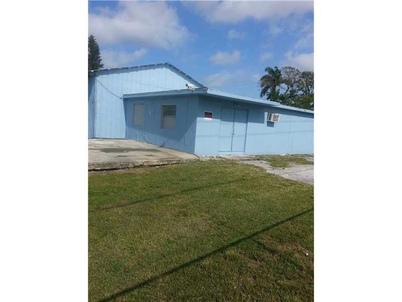 407 South Barfield Hwy, Pahokee, FL 33476