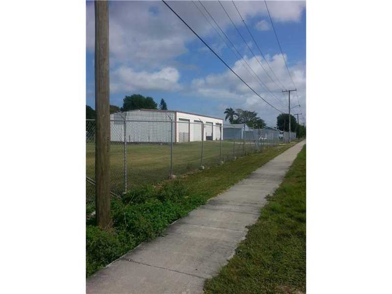 407 South Barfield Hwy, Pahokee, FL 33476