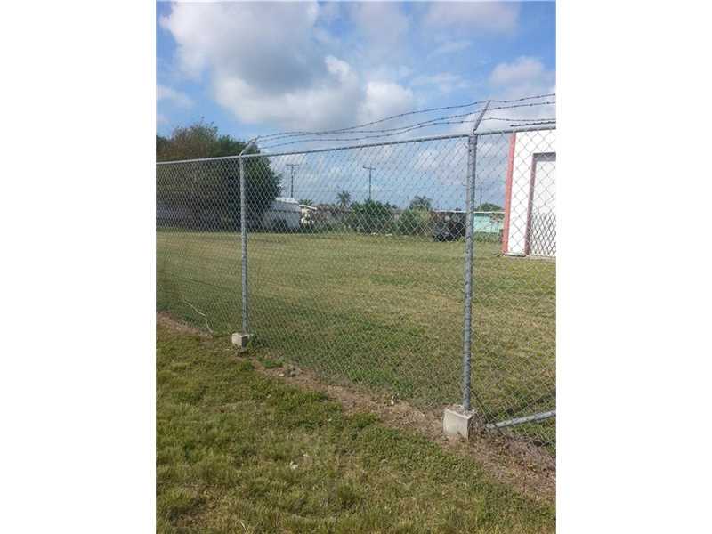 407 South Barfield Hwy, Pahokee, FL 33476