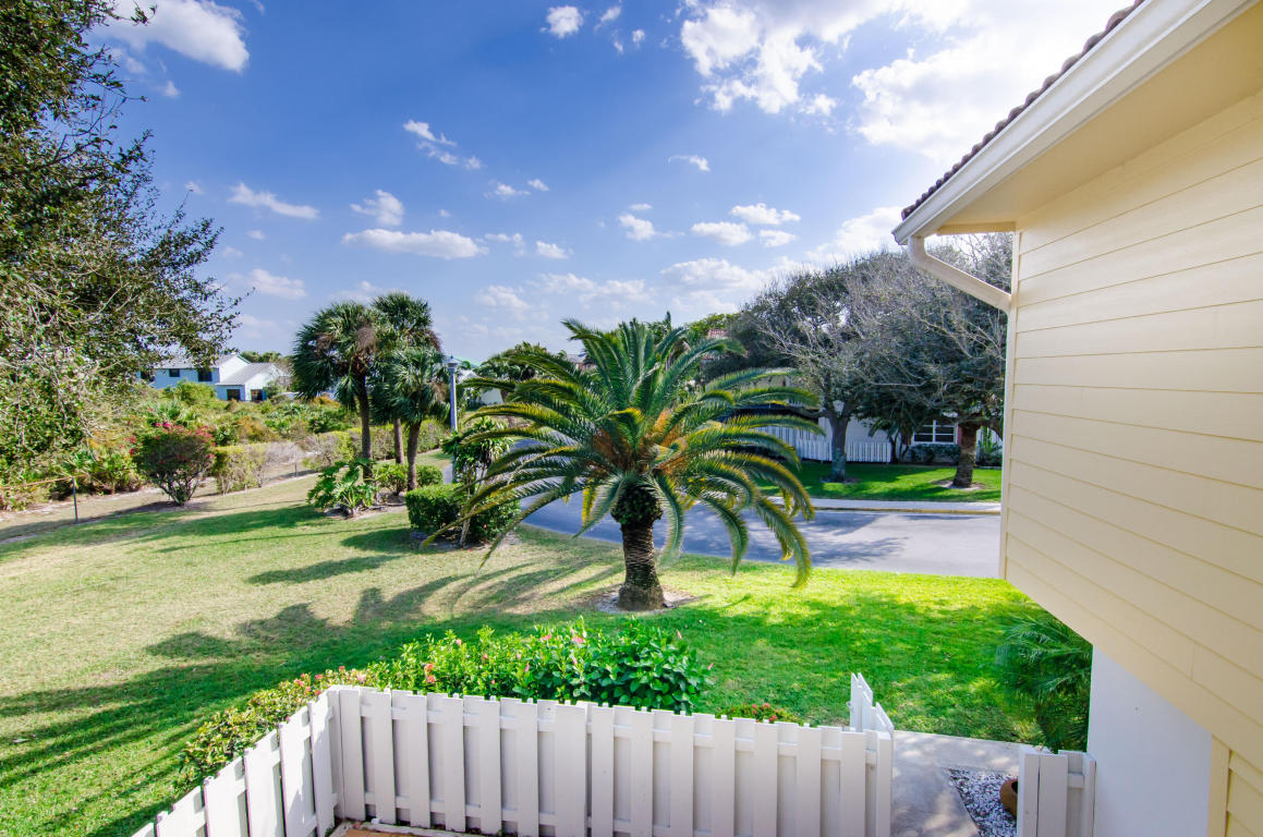 135 Seabreeze Circle, Jupiter, FL 33477
